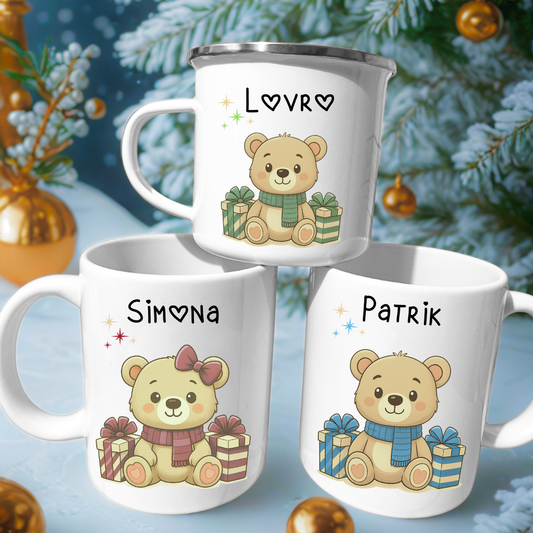 Božične ujemajoče družinske skodelice z imeni in motivom medvedka – personalizirano darilo za praznike