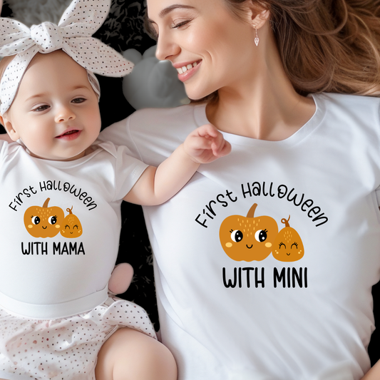 Ujemajoča Halloween oblačila za mamo in dojenčka – majica in bodi z motivom bučk in napisom First Halloween
