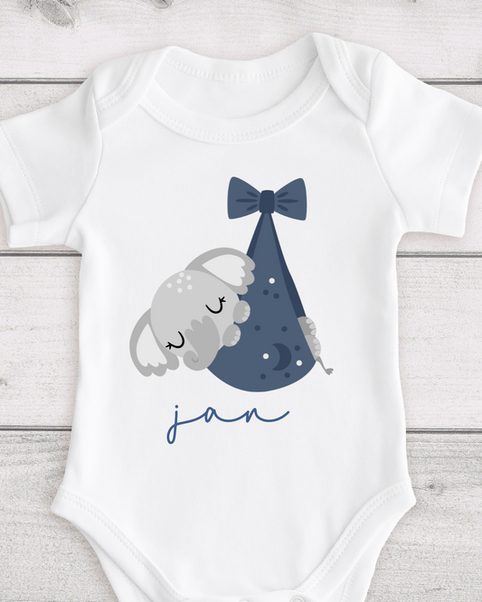 Bodi z motivom in imenom – personalizirano oblačilo za dojenčka ob posebni priložnosti