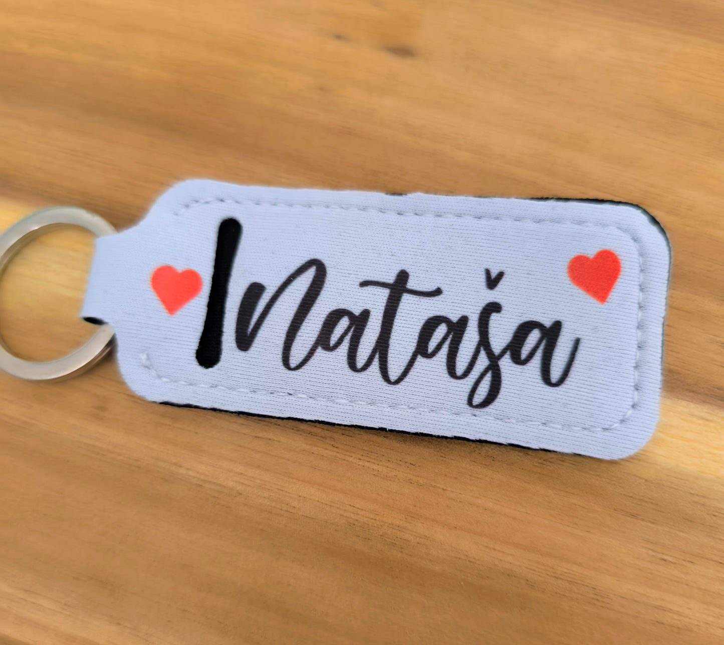Etui za balzam za ustnice z imenom in srčkom - darilo za prijateljico, sodelavko ali partnerko
