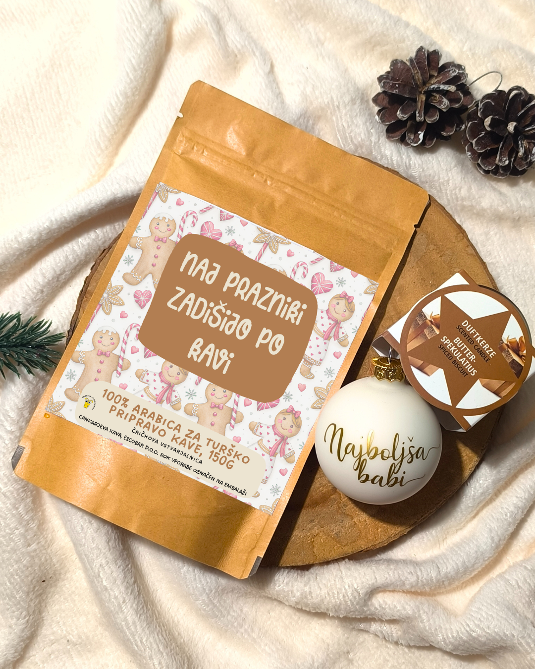 božični paket za darilo vsebuje skodelico, 150g kave, etui, balzam in svečo, personalizirano
