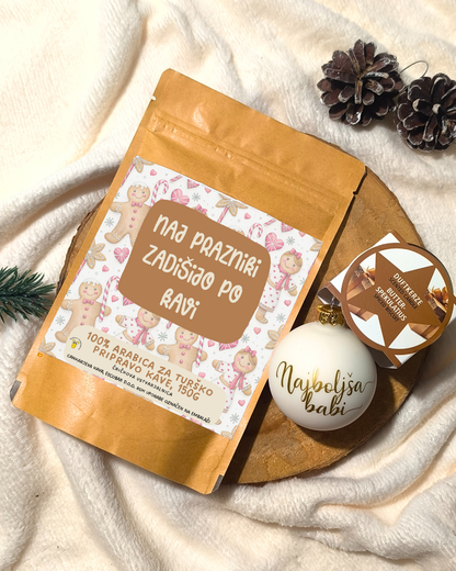 božični paket za darilo vsebuje skodelico, 150g kave, etui, balzam in svečo, personalizirano