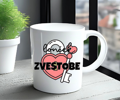 Skodelica z napisom Lonček zvestobe – darilo za partnerja, prijateljico ali mamo