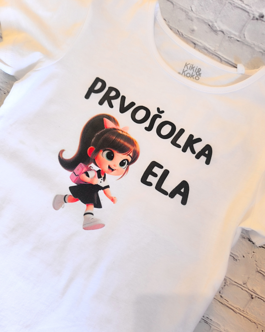 Majici z napisom Prvošolec ali prvošolka z imenom -  personalizirano oblačilo za otroke ob vstopu v šolo