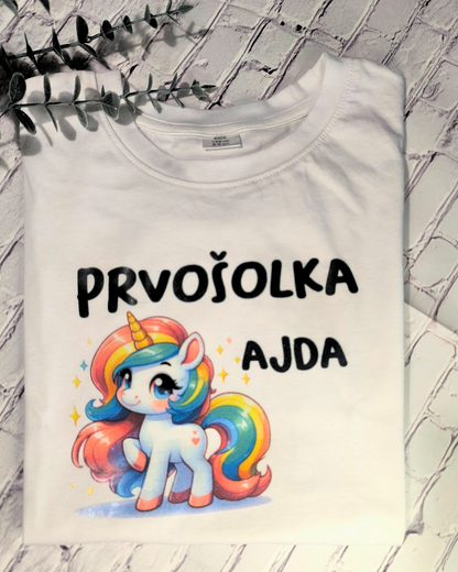 Majici z napisom Prvošolec ali prvošolka z imenom -  personalizirano oblačilo za otroke ob vstopu v šolo