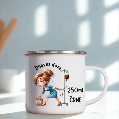 Emajlirana ali keramična skodelica z motivom izmučene mame in infuzijo kave