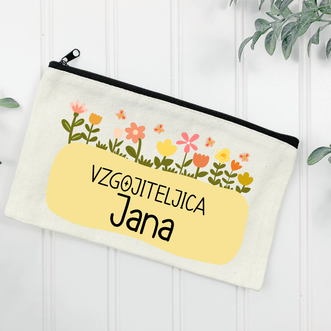 Toaletka/peresnica za vzgojiteljico - rože