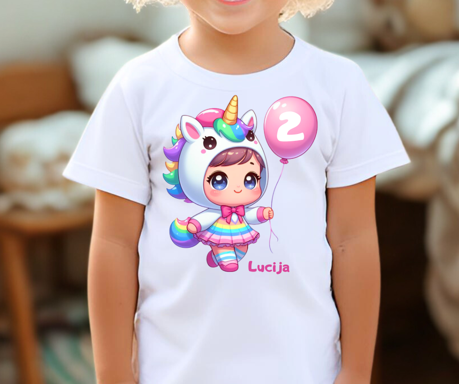 Majica za drugi ali naslednji rojstni dan z motivom samoroga in imenom – personalizirano oblačilo za deklico