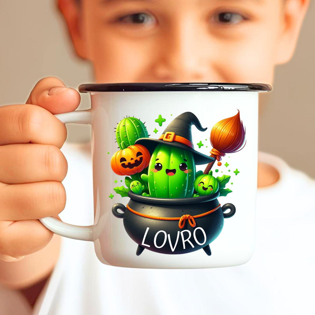 Halloween skodelica z motivom kaktusa v čarovniškem kotlu in imenom  – personalizirano praznično darilo za otroke