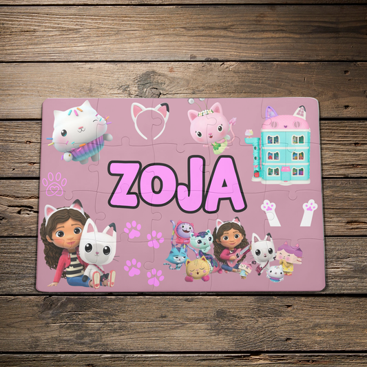 PERSONALIZIRANA SESTAVLJANKA GABBY IN MACJA HISA Z IMENOM ZA DEKLICE 