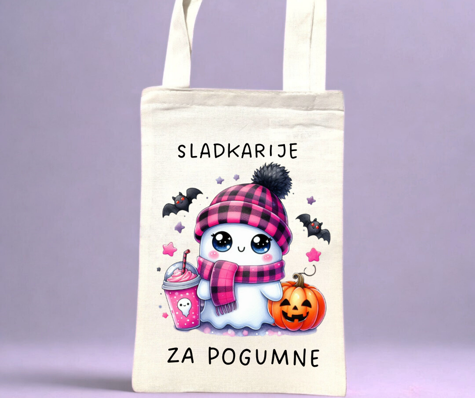 Otroška tote bag z motivom duhca in buče za noč čarovnic in napisom Sladkarije za pogumne – personalizirana torba za malčke