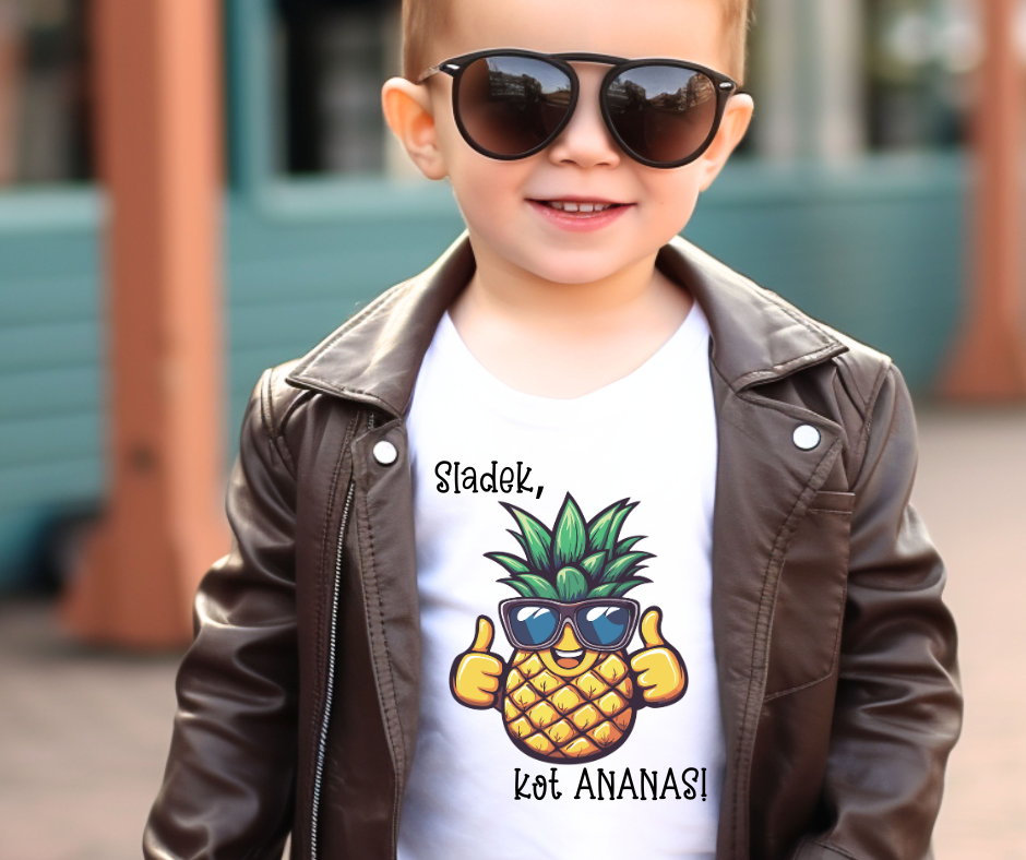 Majica za otroke z napisom Sladek kot ananas in motivom kul ananasa z očali